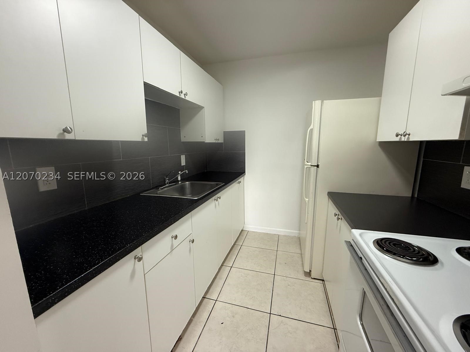 2075 Ne 164th St 302 Property Photo 6
