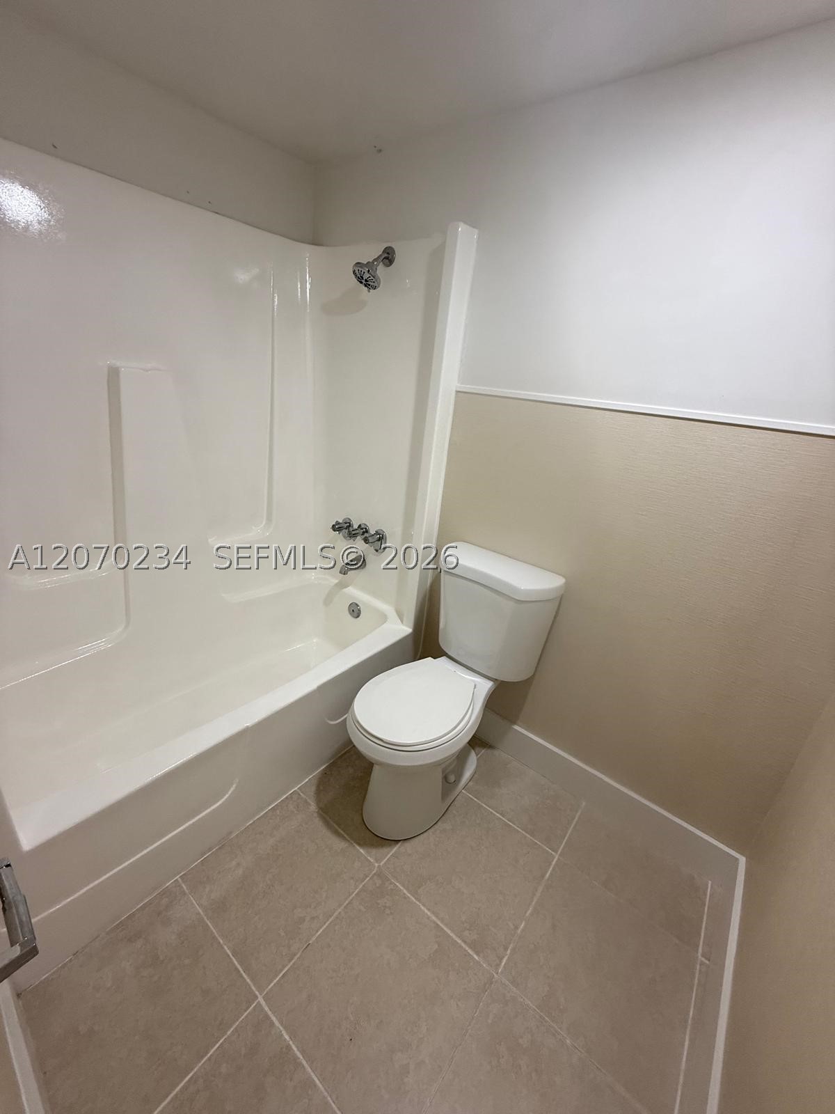 2075 Ne 164th St 302 Property Photo 8