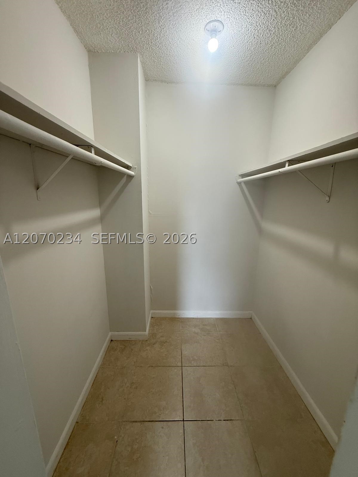 2075 Ne 164th St 302 Property Photo 9
