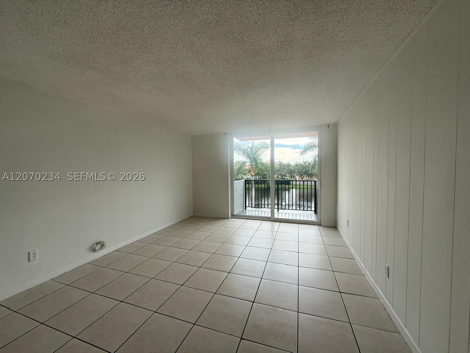 2075 Ne 164th St 302 Property Photo 10