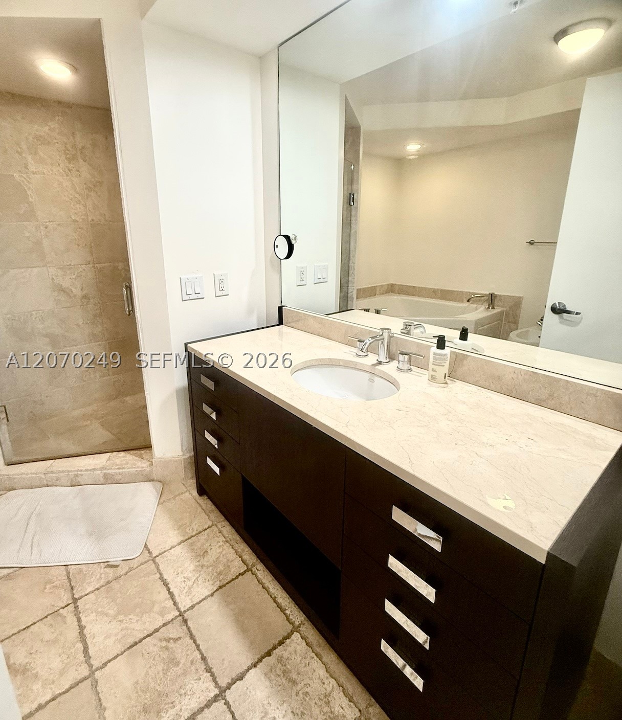 18201 Collins Ave 908 Property Photo 7