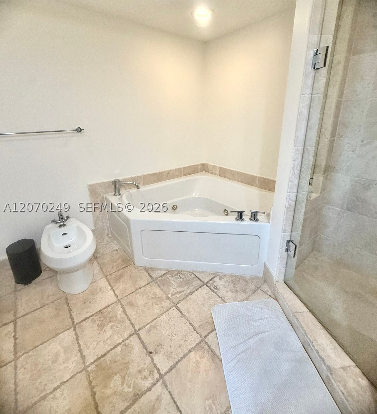 18201 Collins Ave 908 Property Photo 8