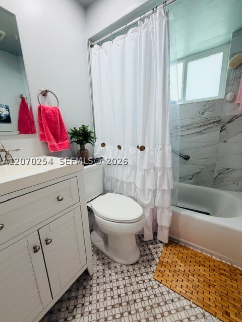 245 W 60th St Property Photo 8
