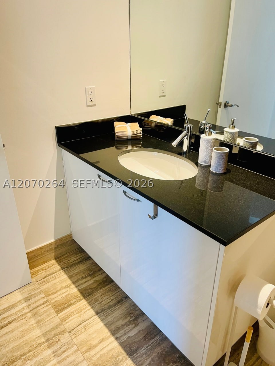 15811 Collins Ave 2103 Property Photo 11