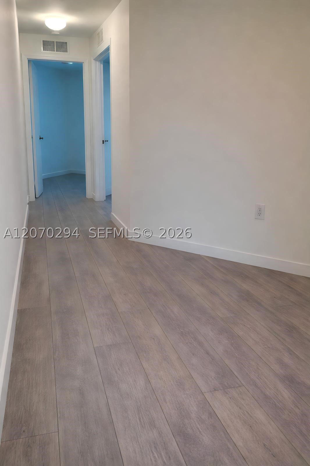426 Ne 194th Ter Property Photo 8