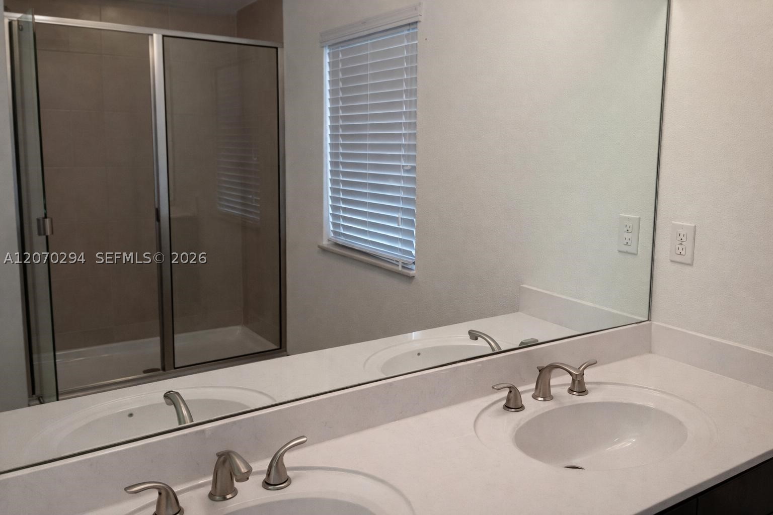 426 Ne 194th Ter Property Photo 10