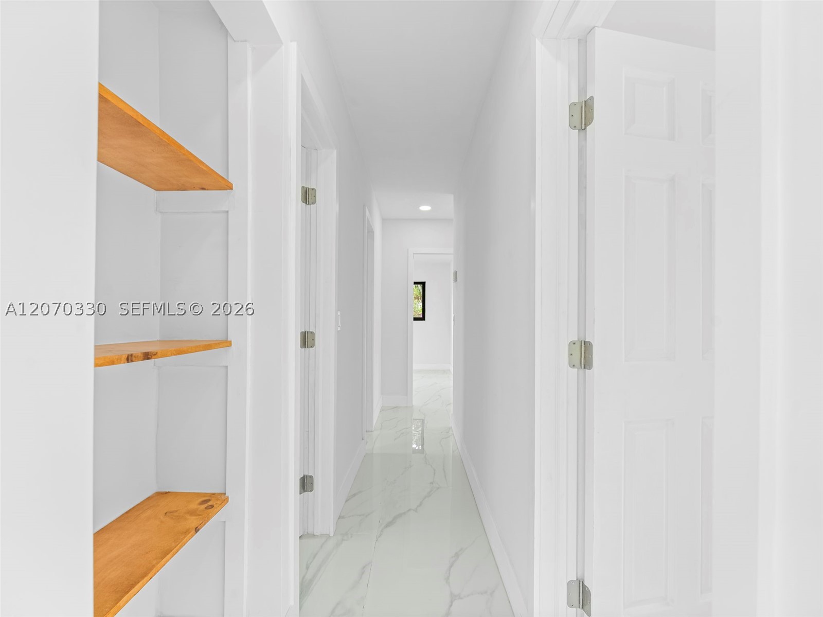 2500 Sw 23rd Ter Property Photo 12