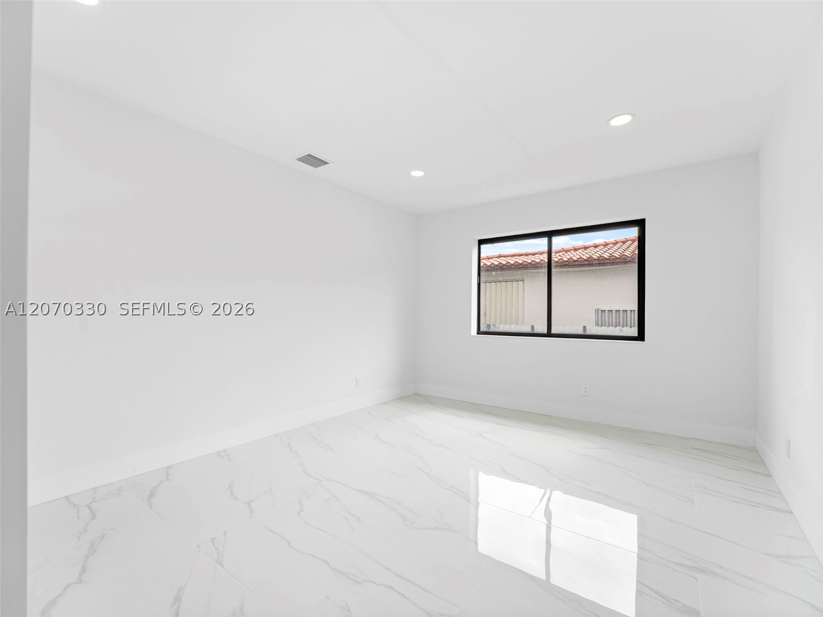 2500 Sw 23rd Ter Property Photo 13