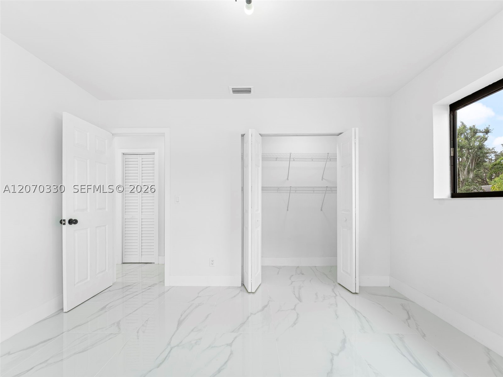2500 Sw 23rd Ter Property Photo 17