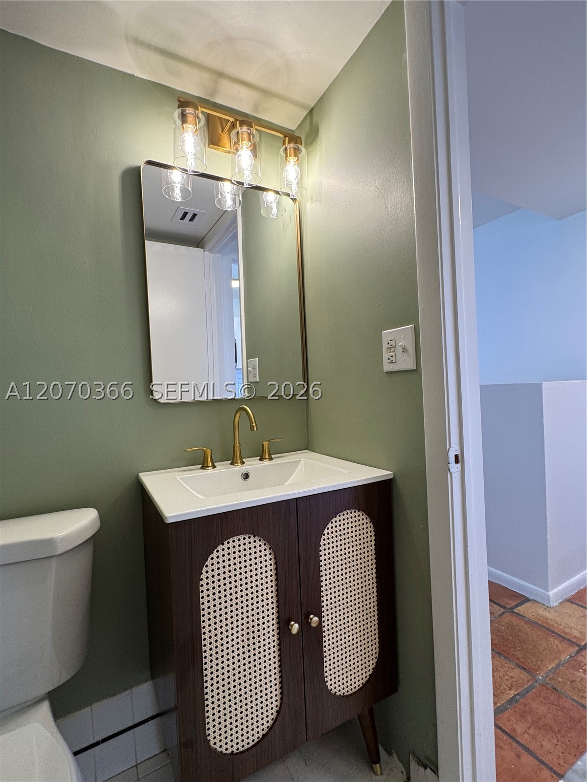1460 Ocean Dr 208 Property Photo 12