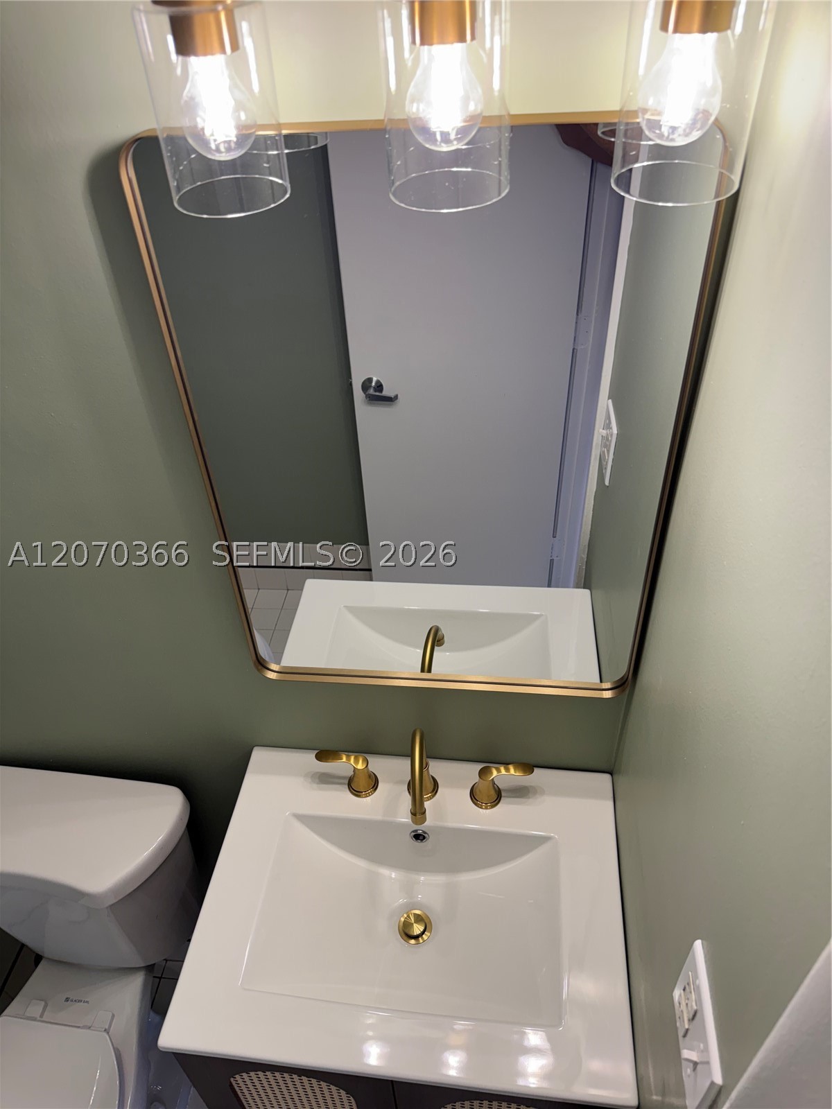 1460 Ocean Dr 208 Property Photo 13