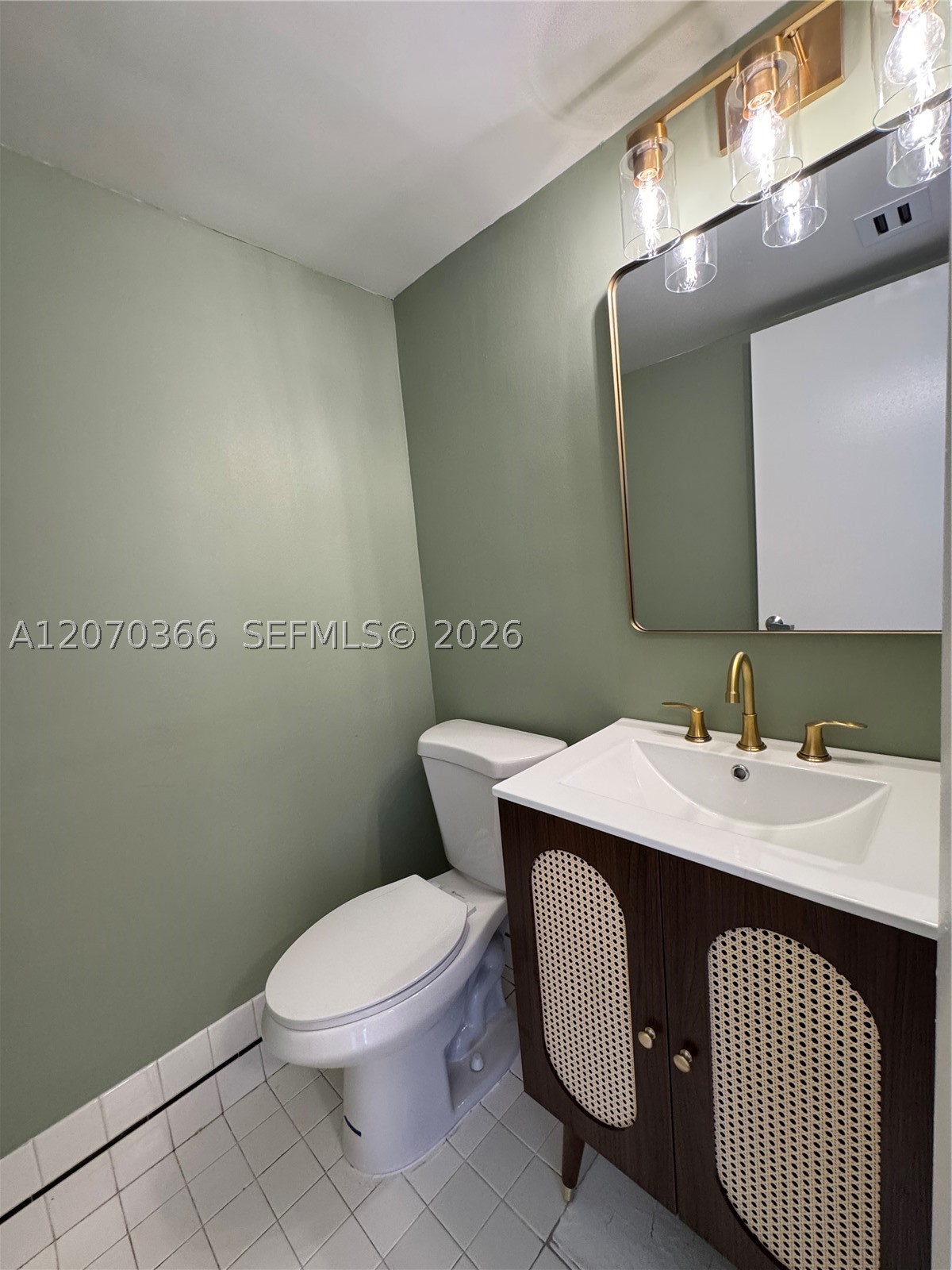 1460 Ocean Dr 208 Property Photo 14