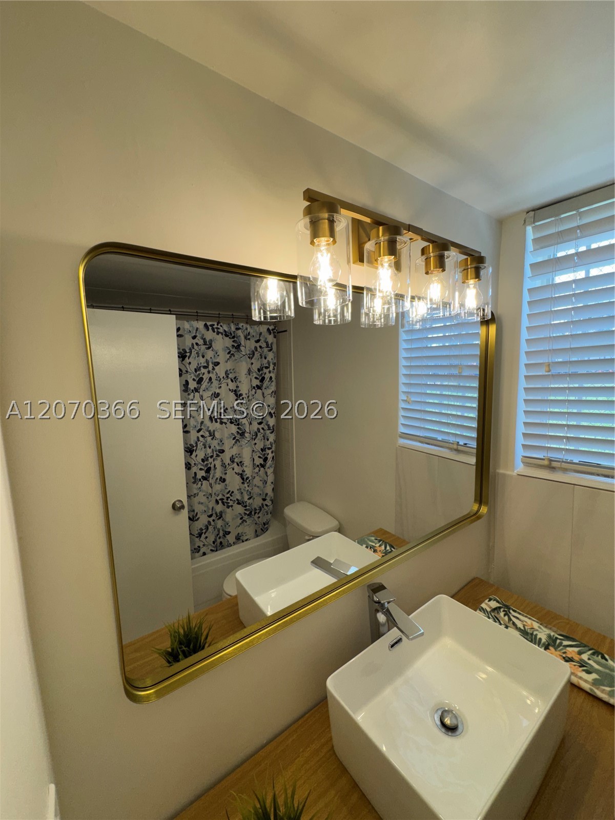 1460 Ocean Dr 208 Property Photo 26