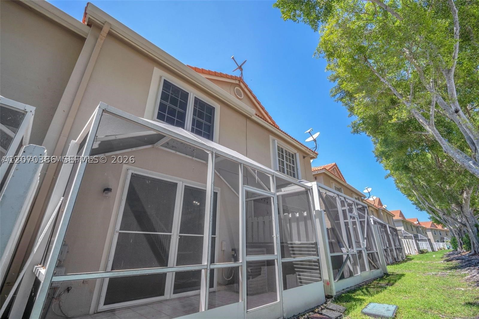 800 Sorrento Dr. 2 Property Photo 33
