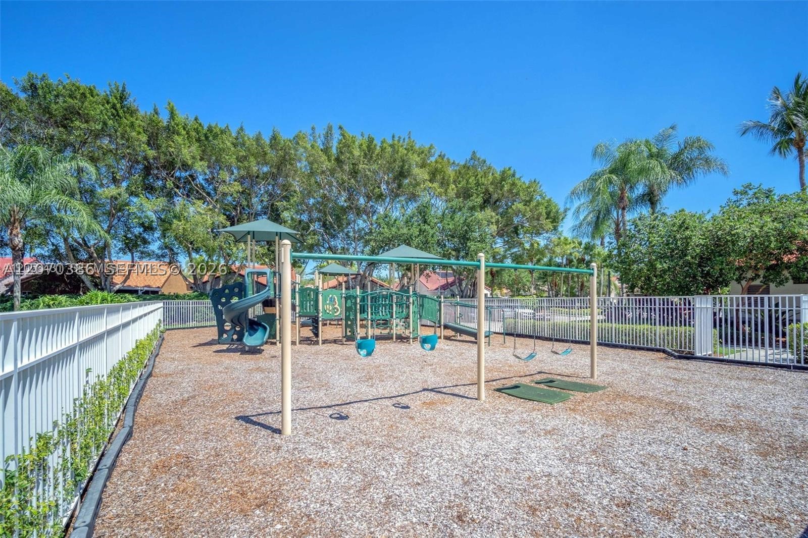800 Sorrento Dr. 2 Property Photo 40