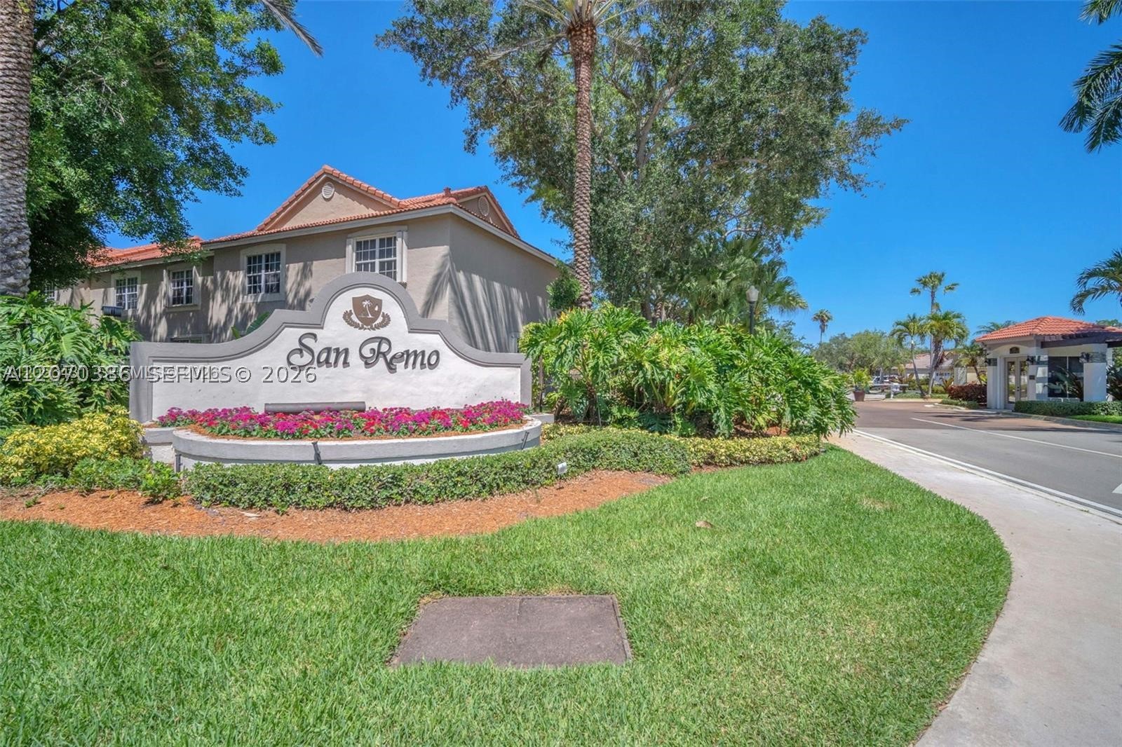 800 Sorrento Dr. 2 Property Photo 45