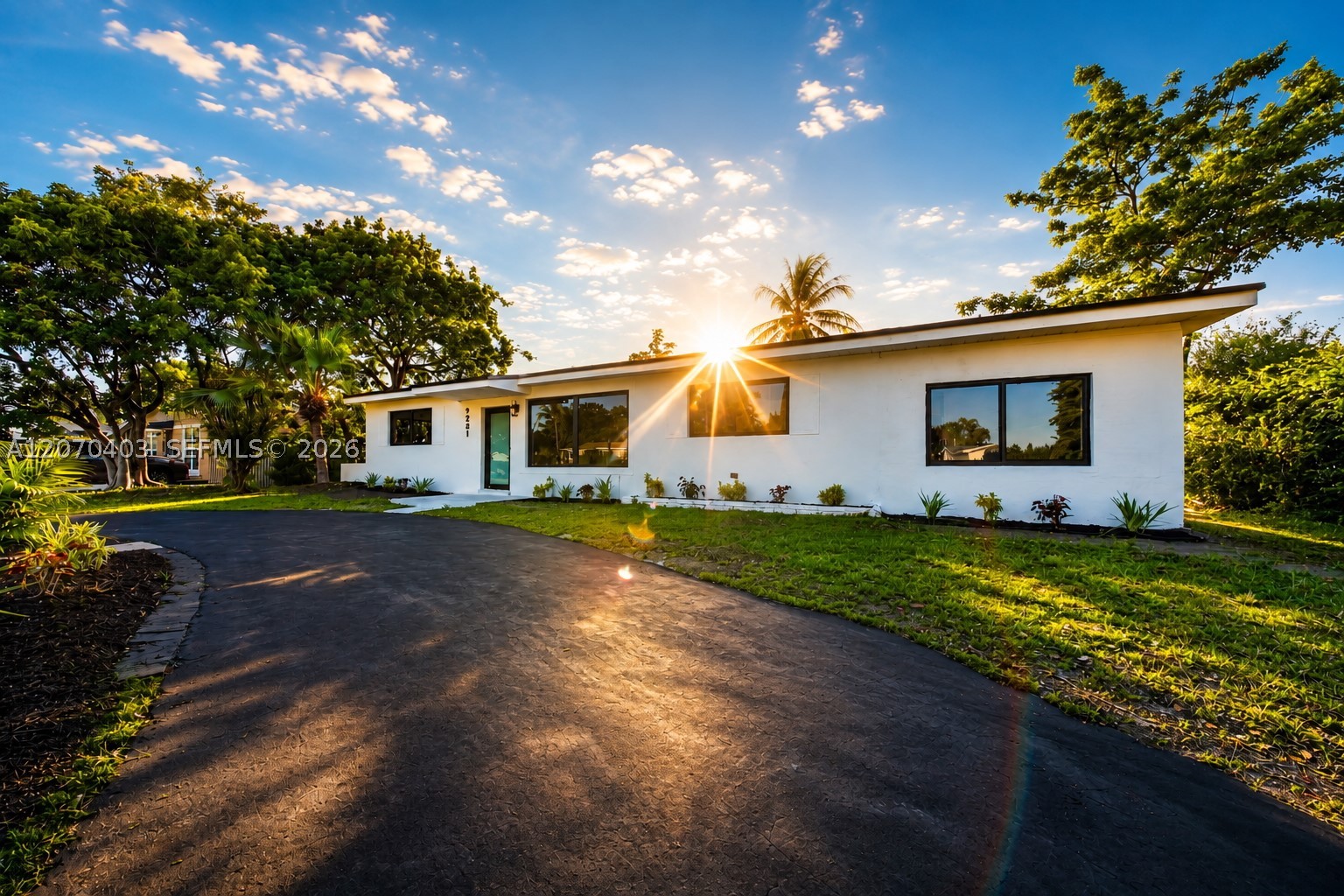 9281 Martinique Dr Property Photo 1