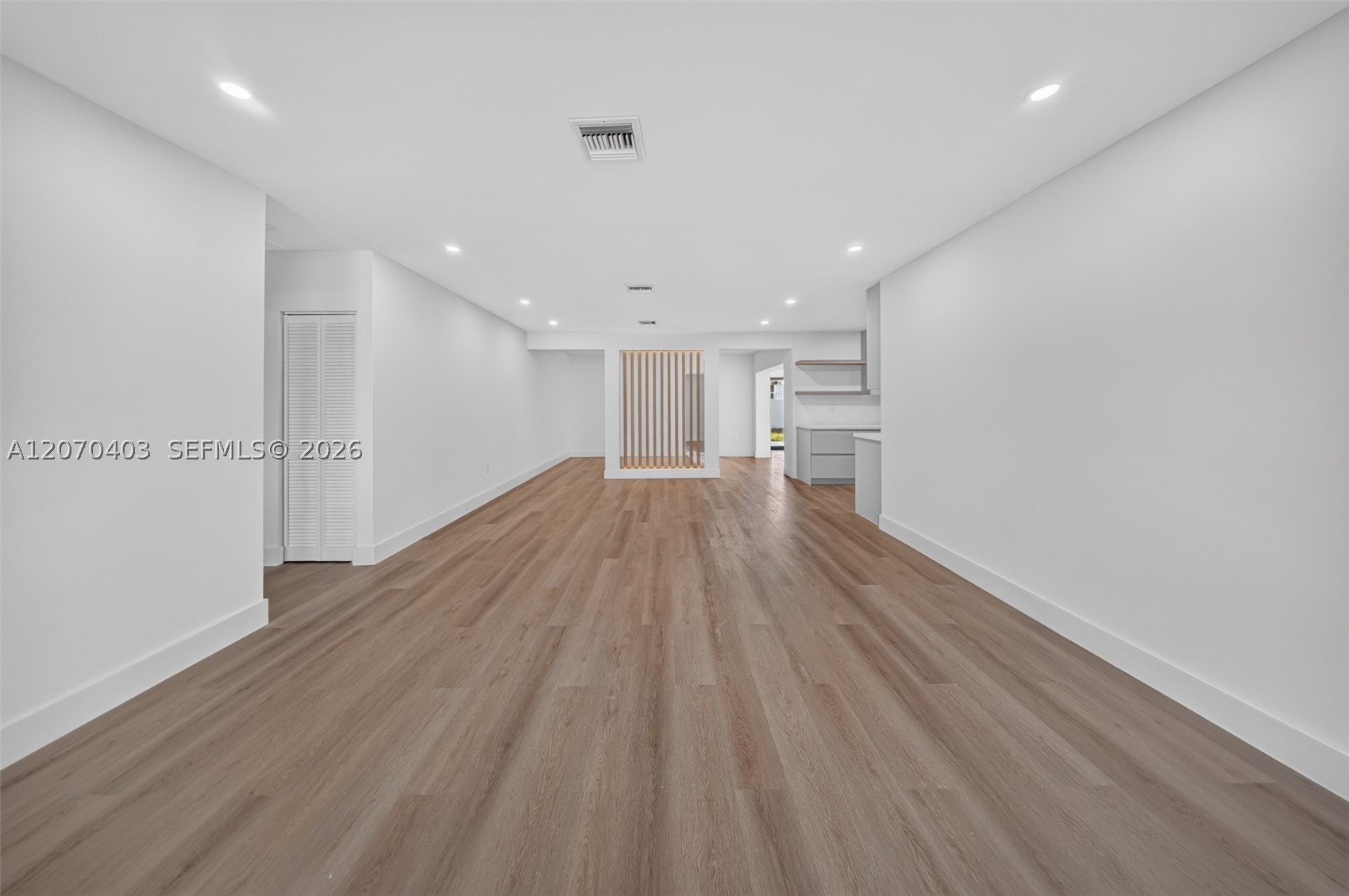9281 Martinique Dr Property Photo 7