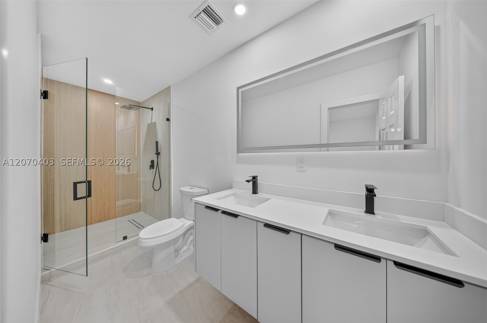 9281 Martinique Dr Property Photo 34