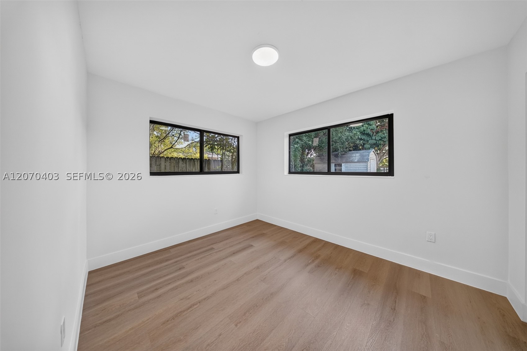 9281 Martinique Dr Property Photo 35