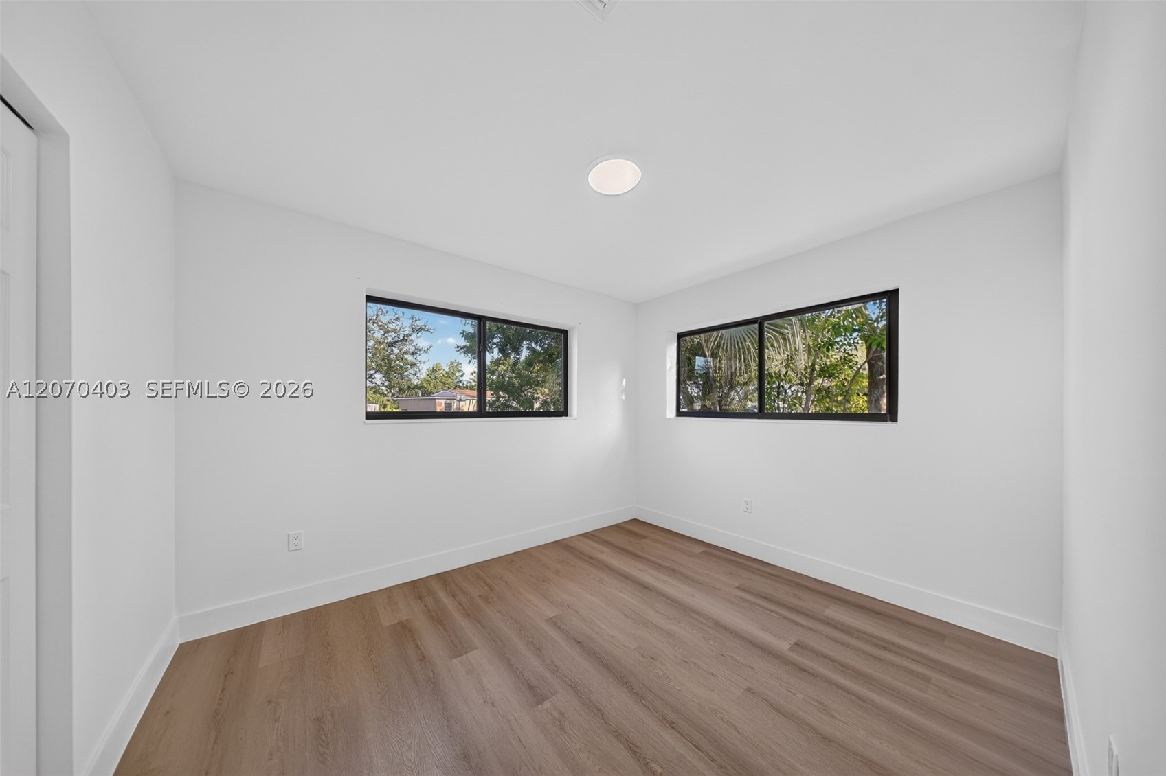 9281 Martinique Dr Property Photo 37