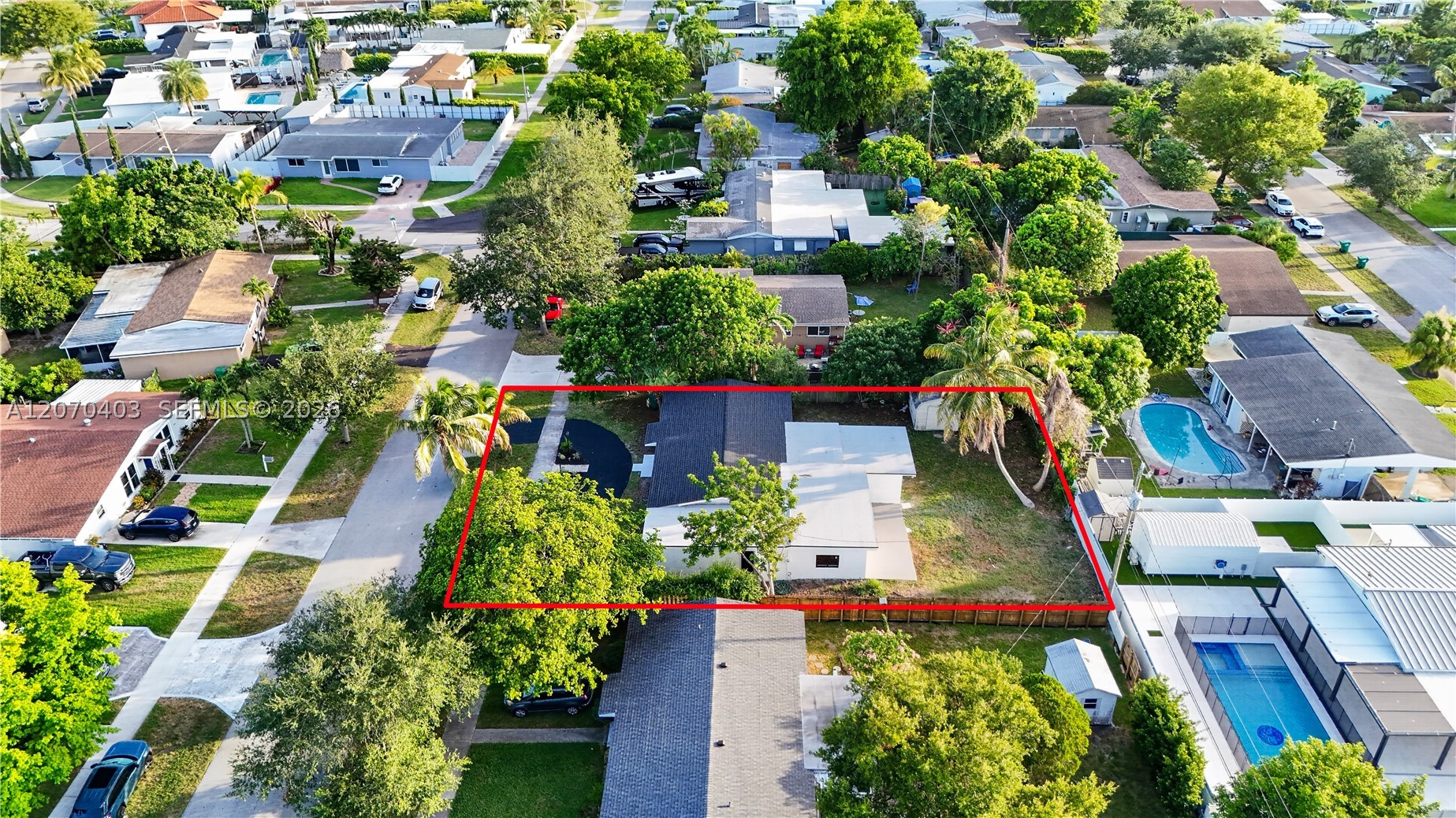 9281 Martinique Dr Property Photo 65