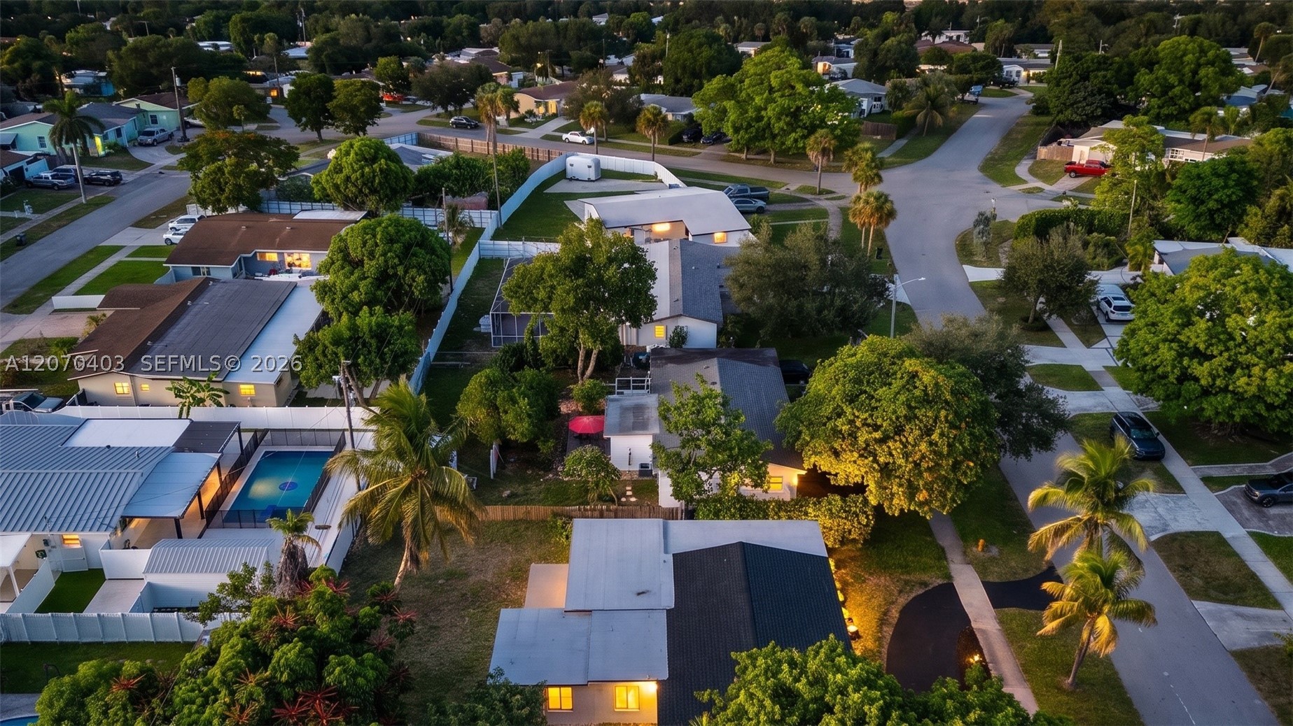 9281 Martinique Dr Property Photo 76