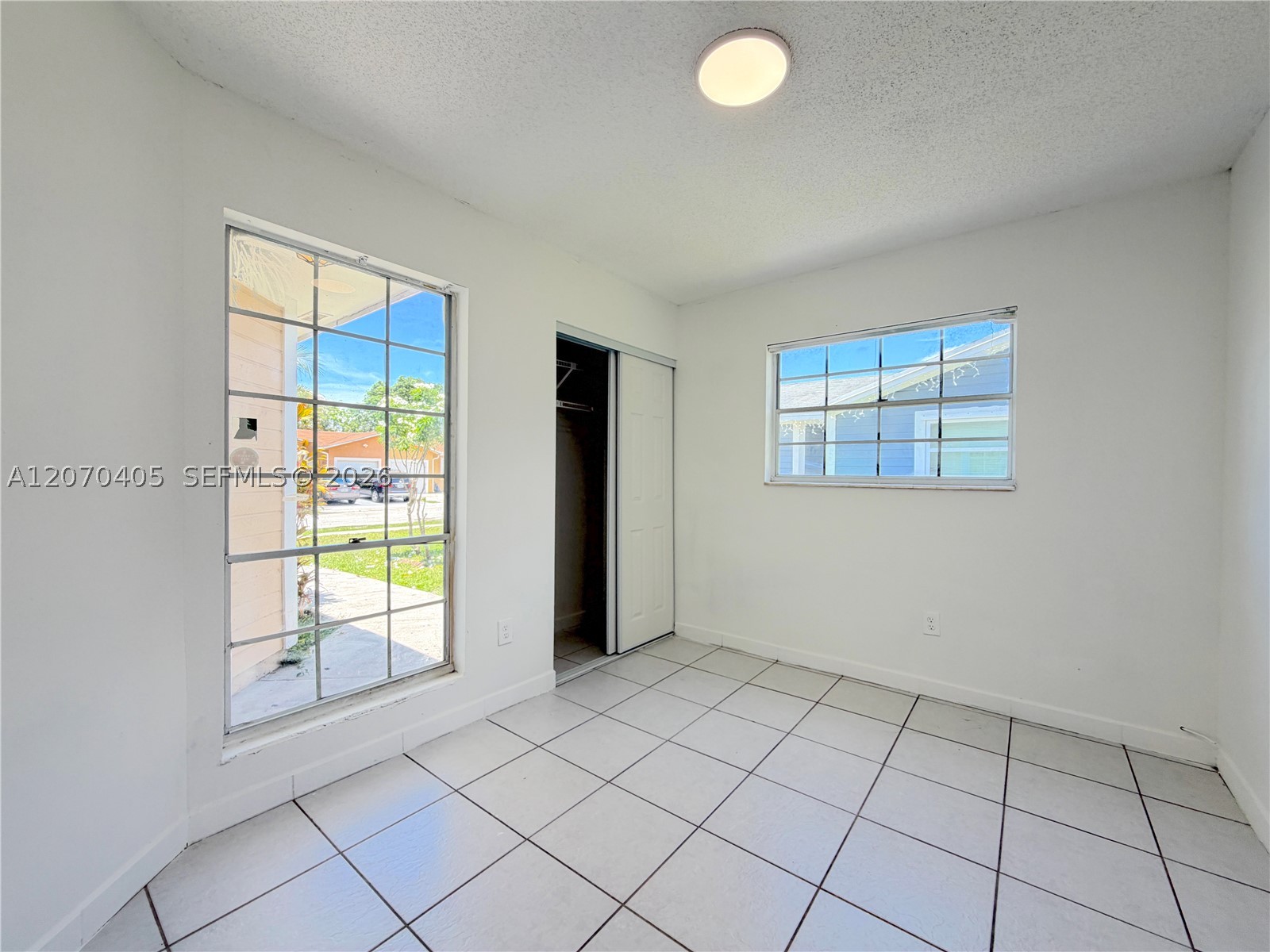 9850 W Heather Ln Property Photo 9