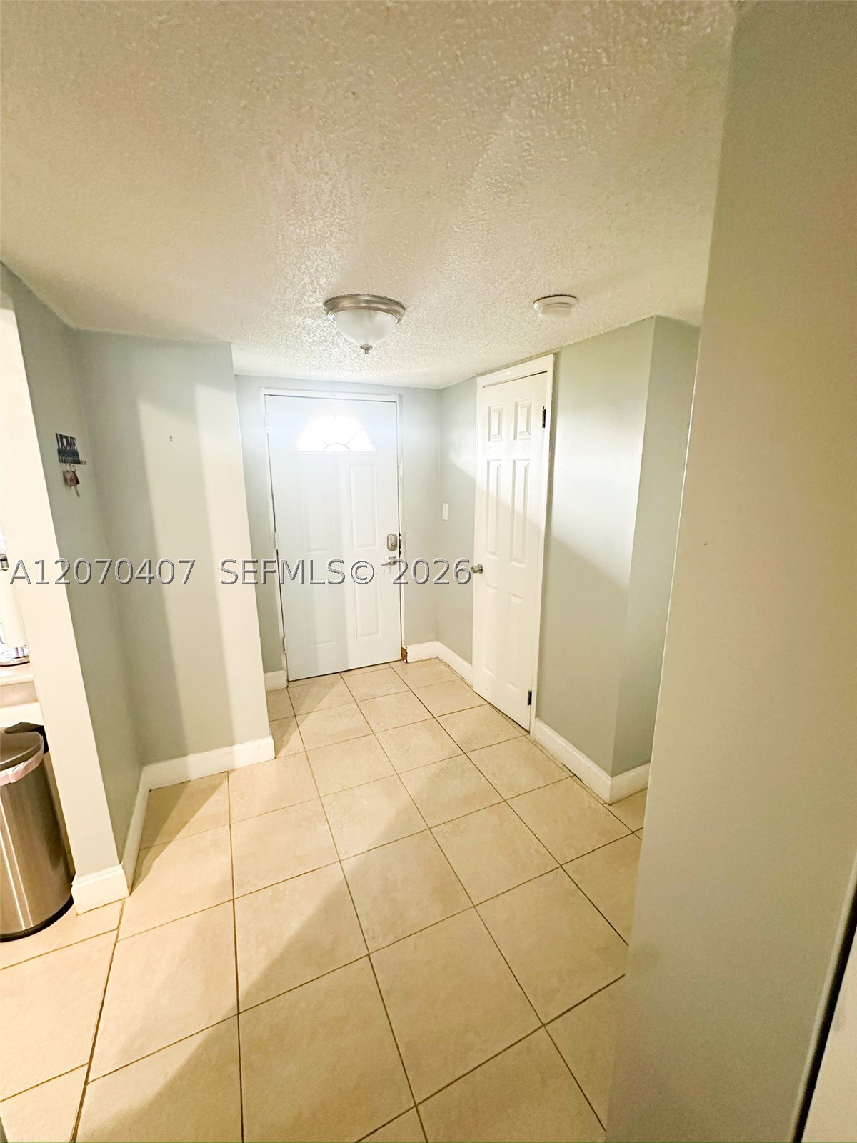 2860 Somerset Dr 400k Property Photo 6