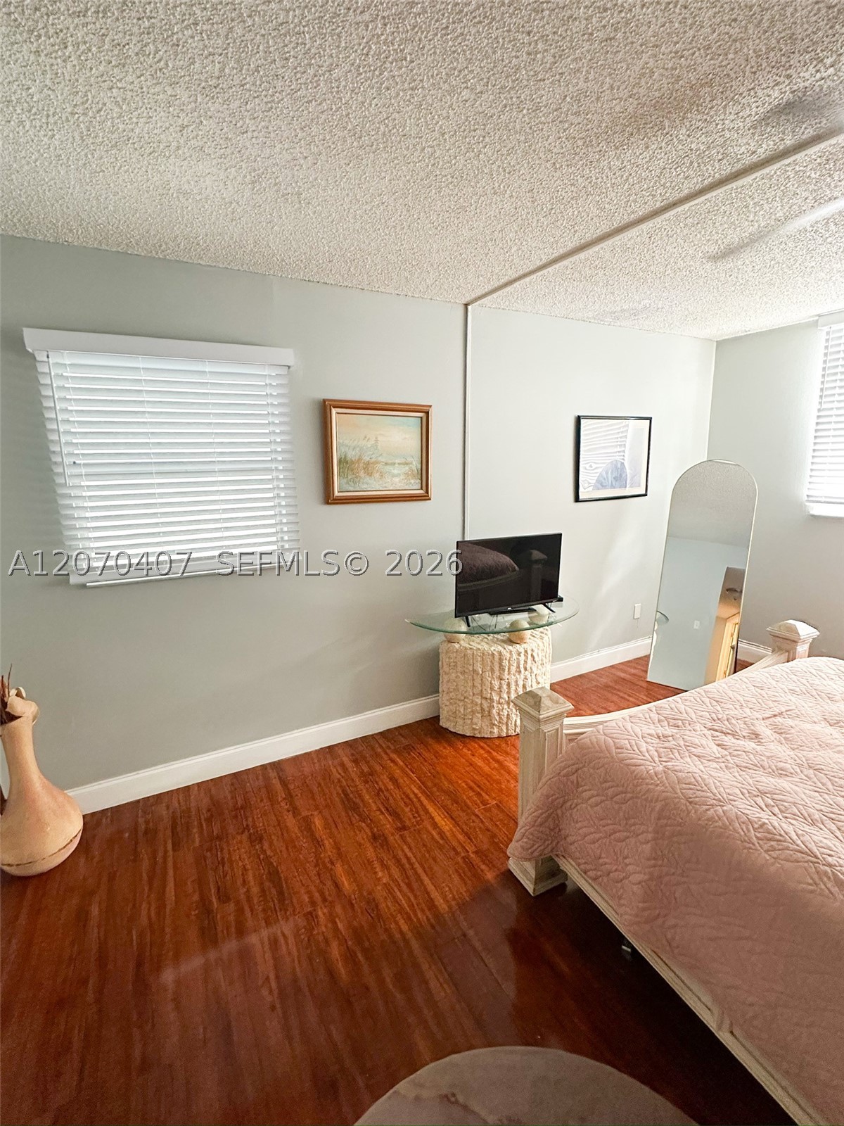 2860 Somerset Dr 400k Property Photo 10
