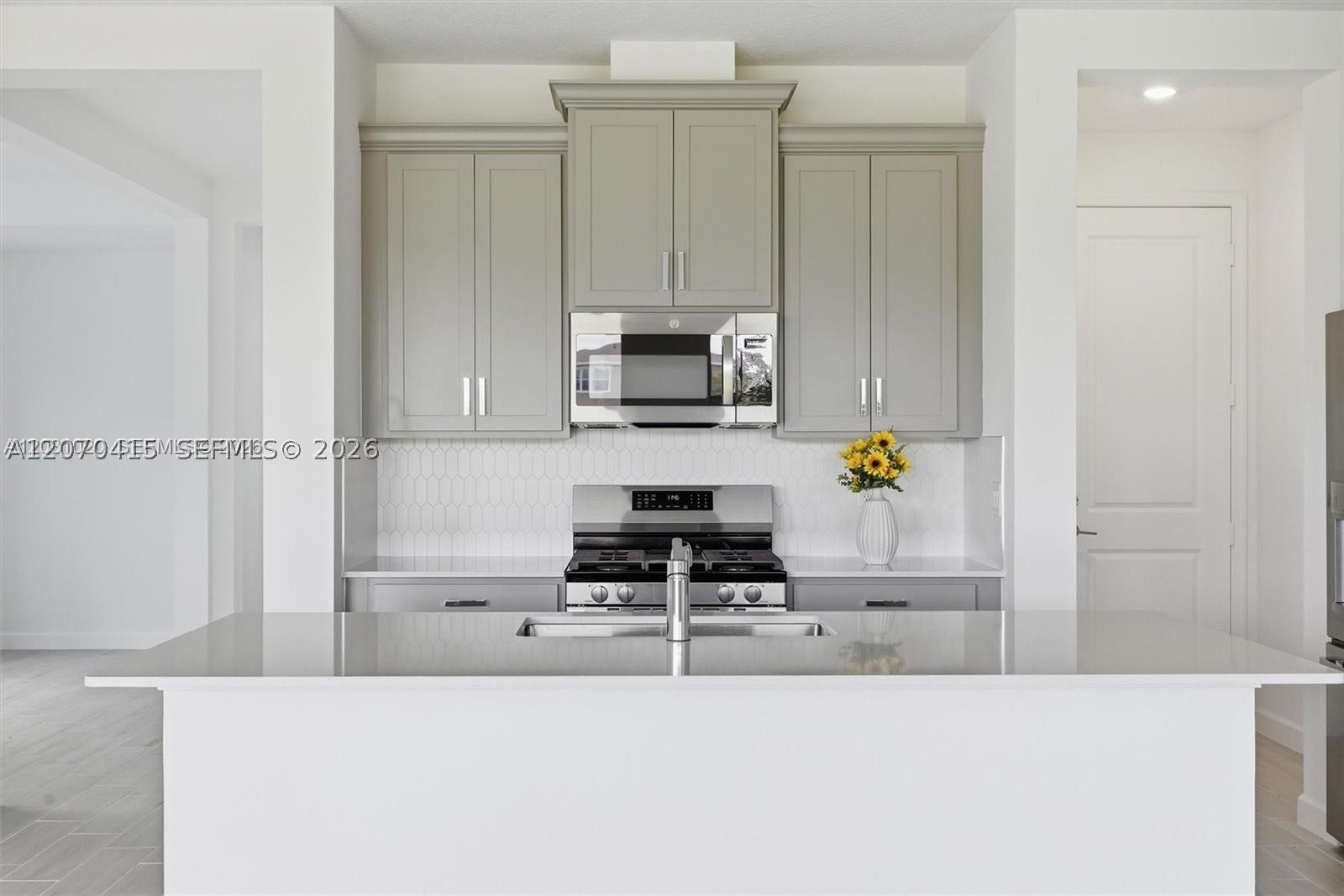 1548 Stockbridge St Property Photo 17