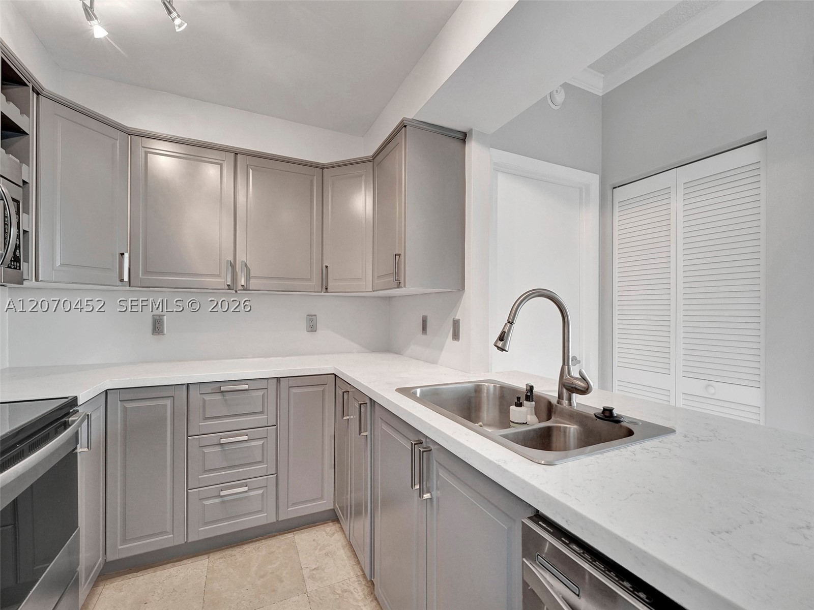 2475 Brickell Ave 804 Property Photo 23