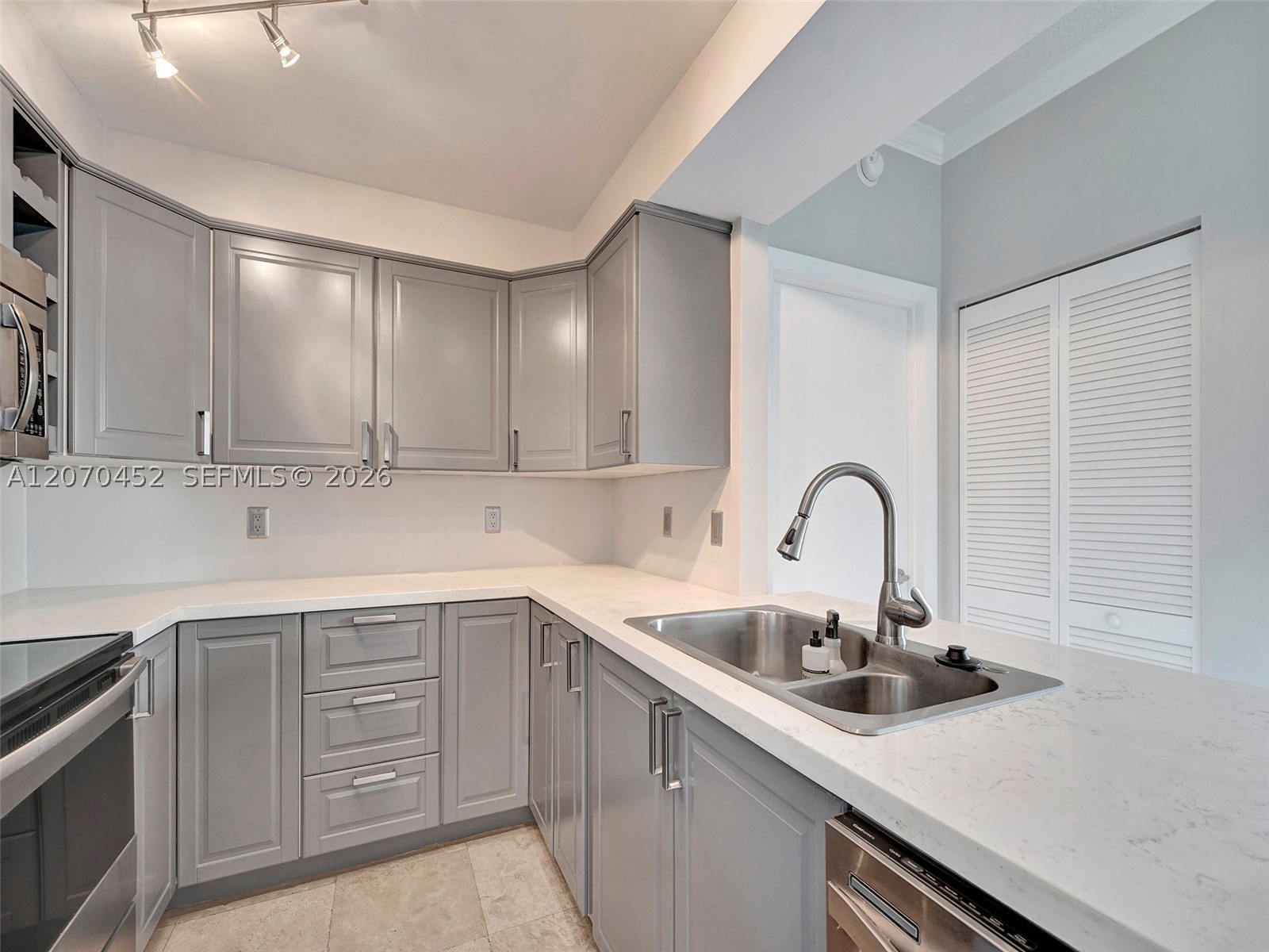 2475 Brickell Ave 804 Property Photo 24