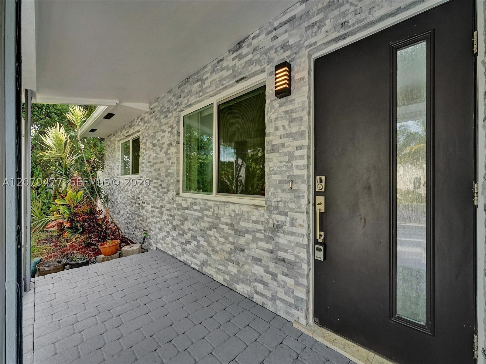 2446 Fillmore St Property Photo 10