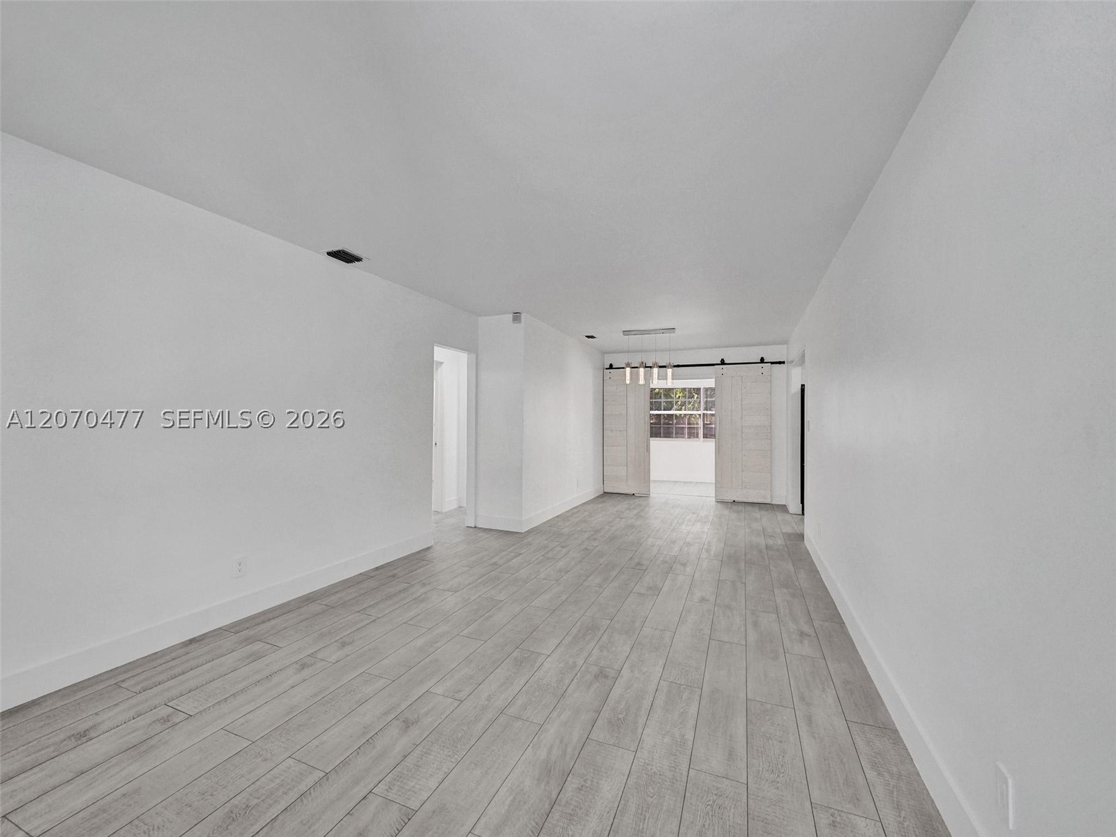 2446 Fillmore St Property Photo 11