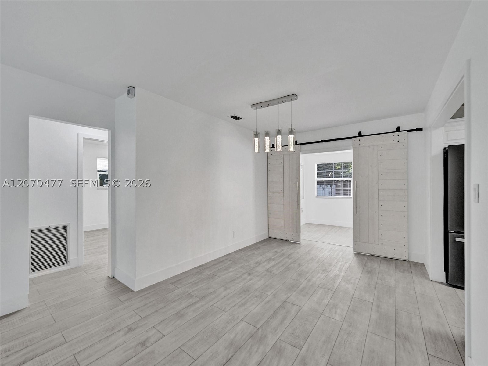 2446 Fillmore St Property Photo 16