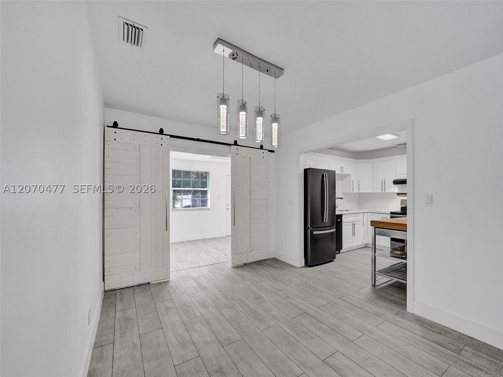 2446 Fillmore St Property Photo 18