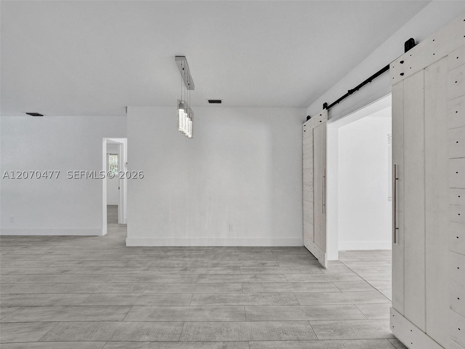 2446 Fillmore St Property Photo 21