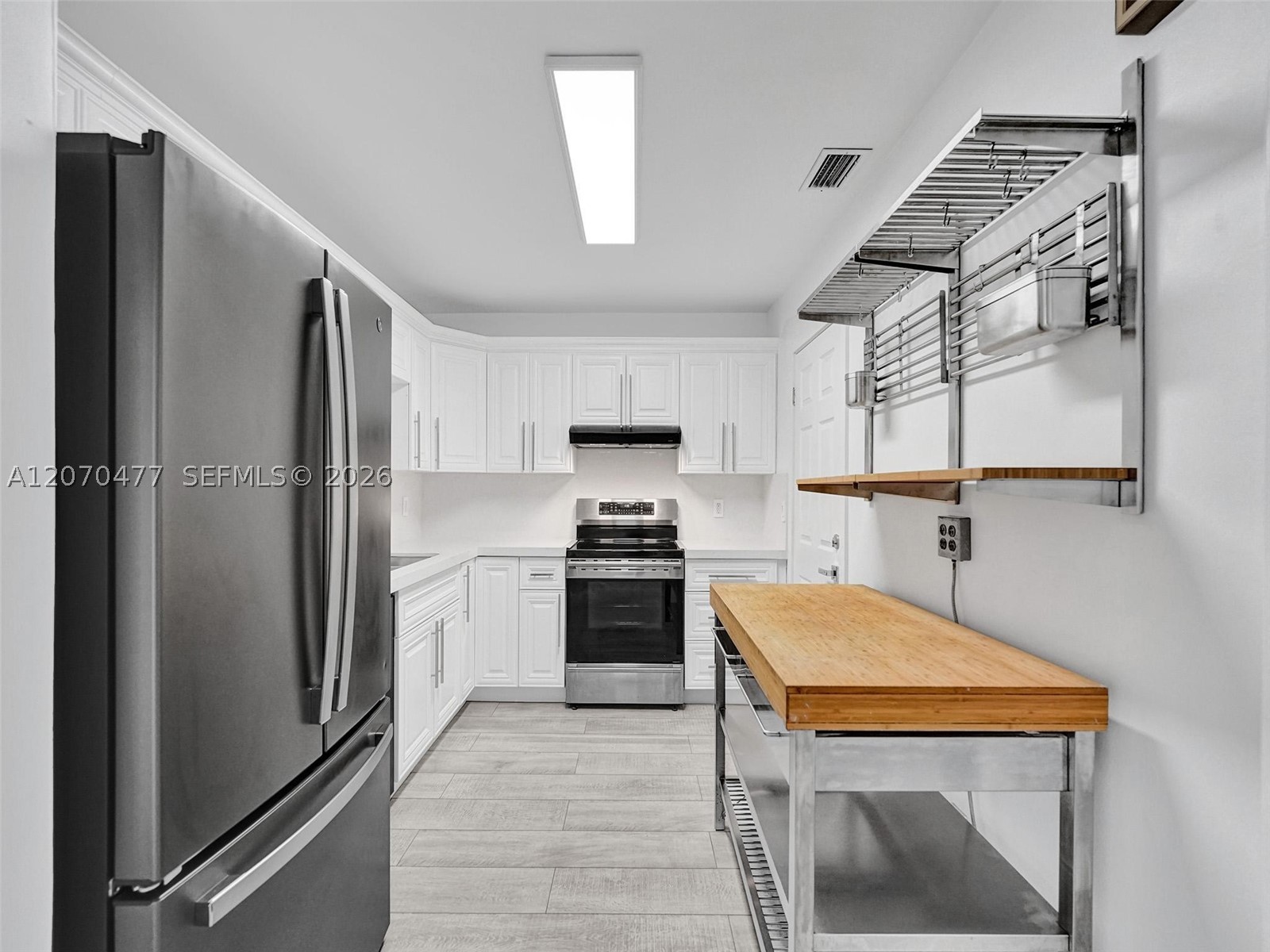 2446 Fillmore St Property Photo 22