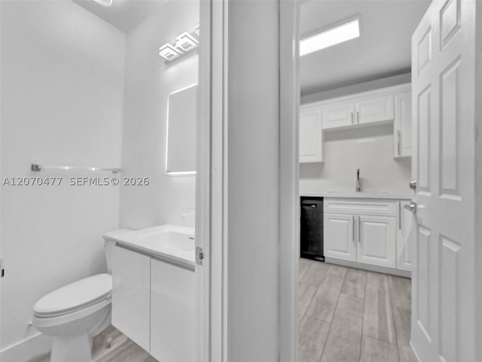 2446 Fillmore St Property Photo 31