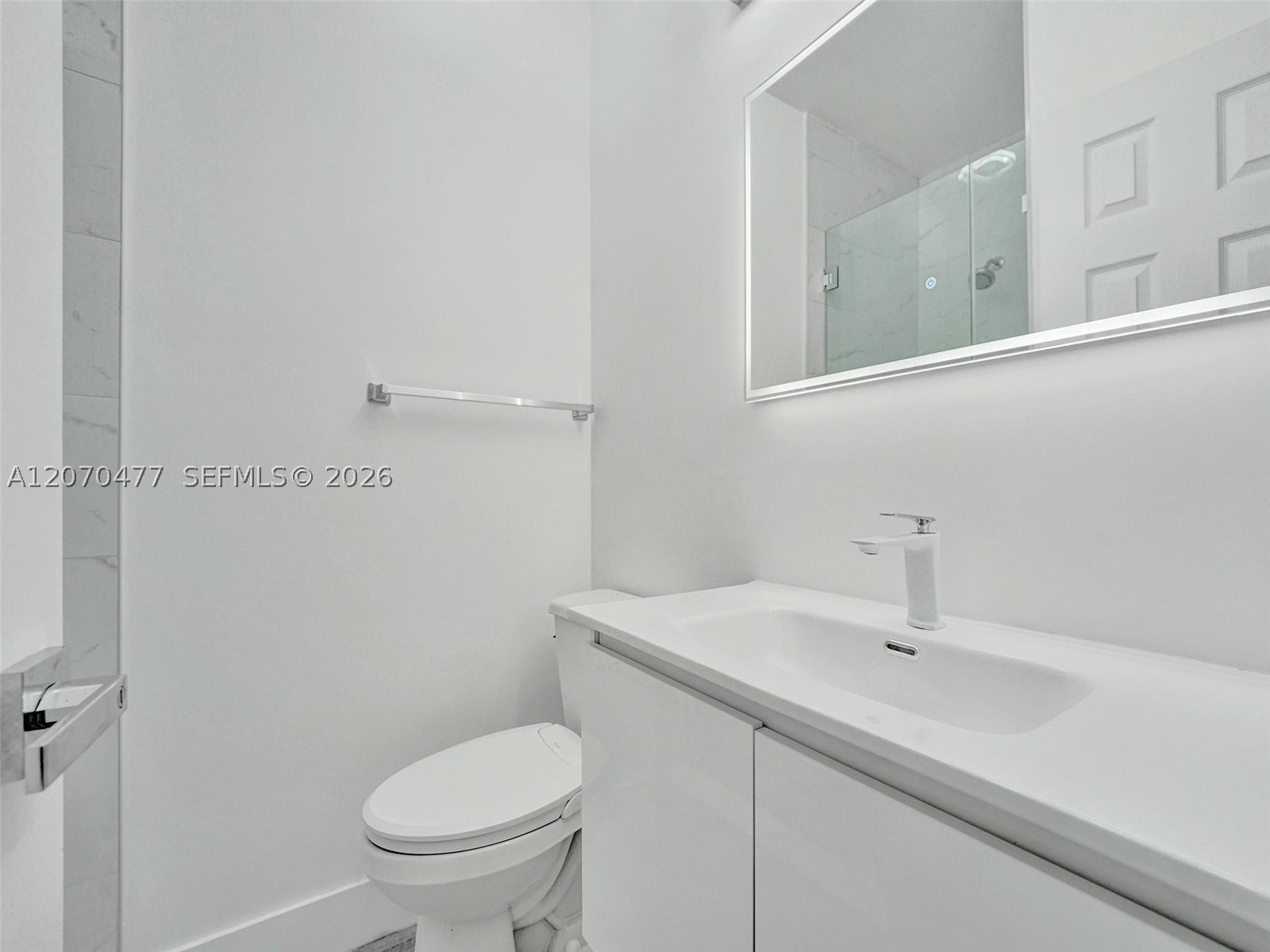 2446 Fillmore St Property Photo 32