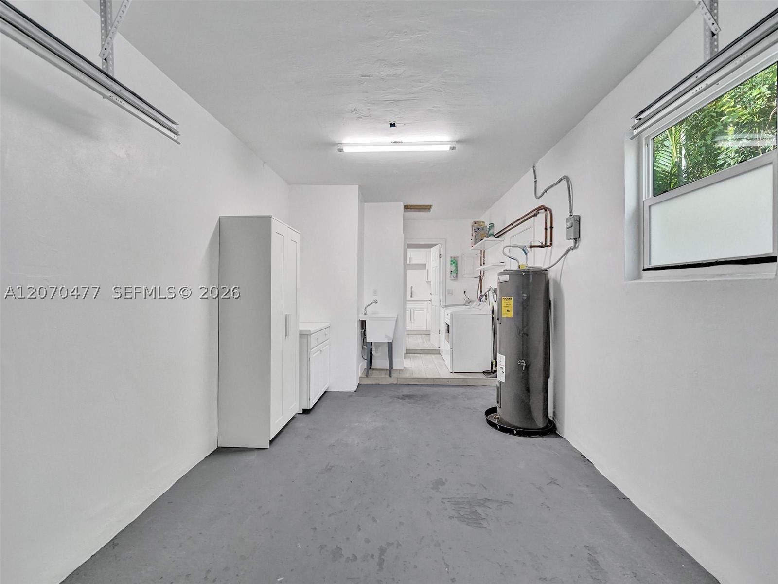 2446 Fillmore St Property Photo 35
