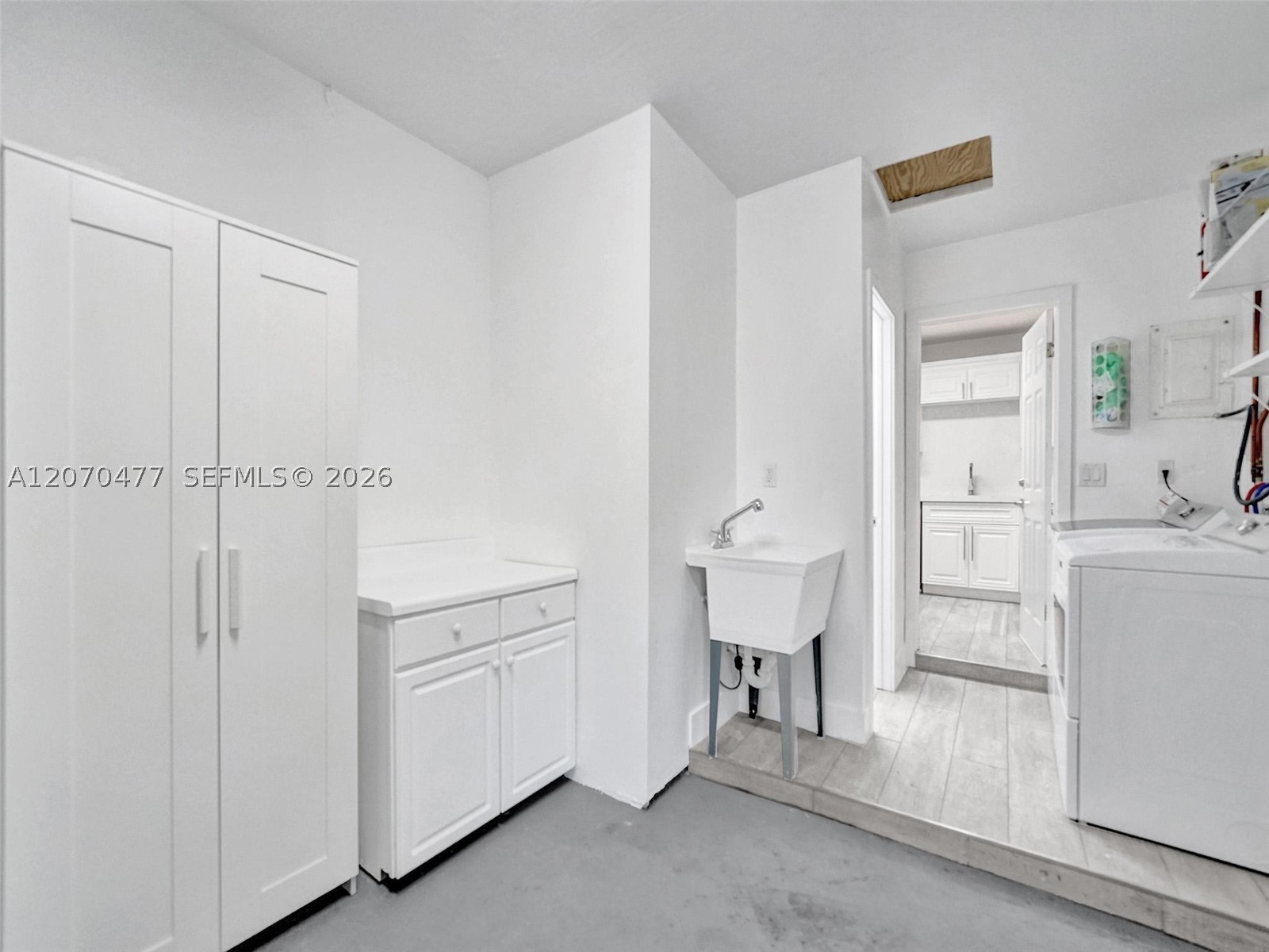 2446 Fillmore St Property Photo 36