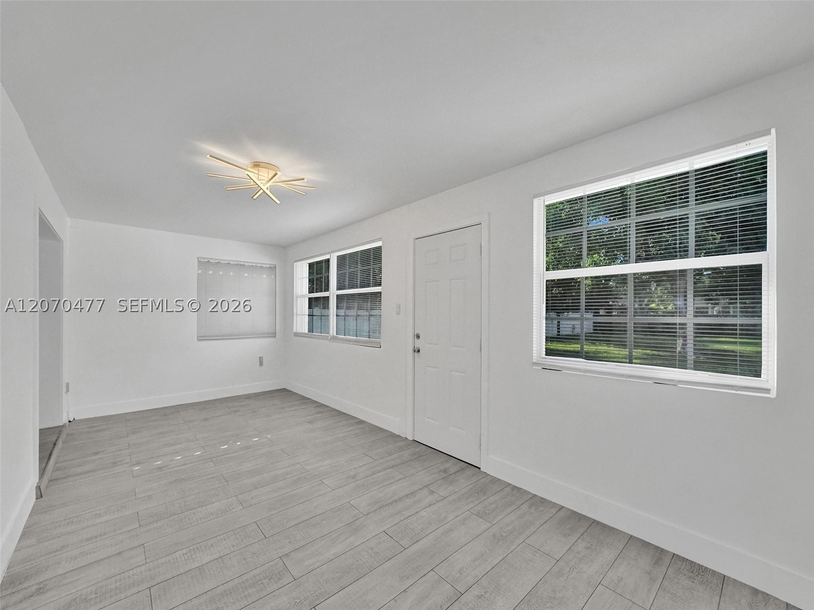 2446 Fillmore St Property Photo 42