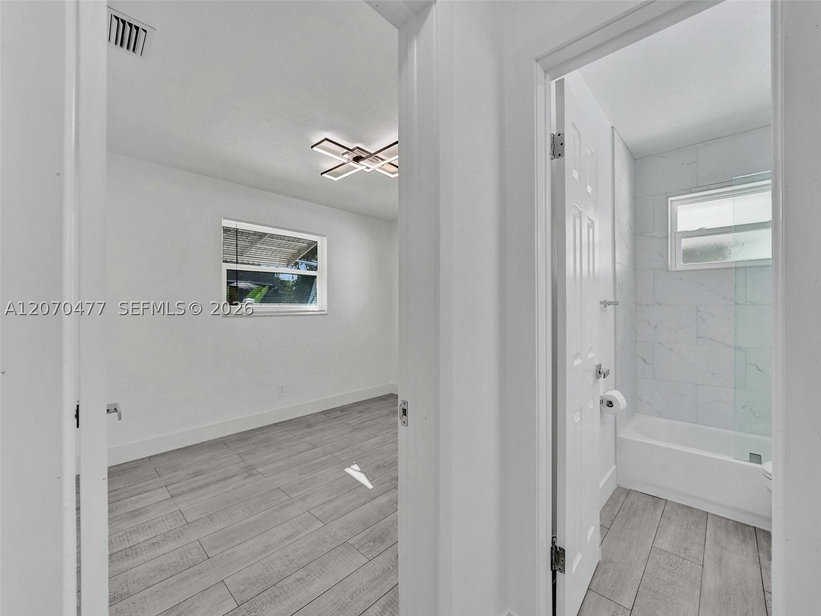 2446 Fillmore St Property Photo 43