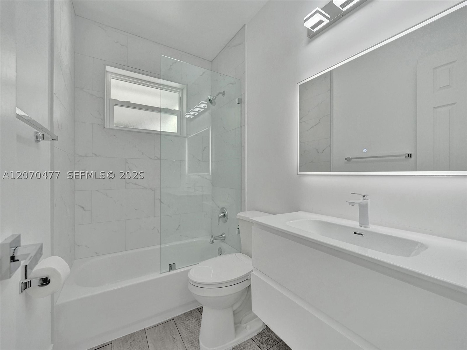 2446 Fillmore St Property Photo 44