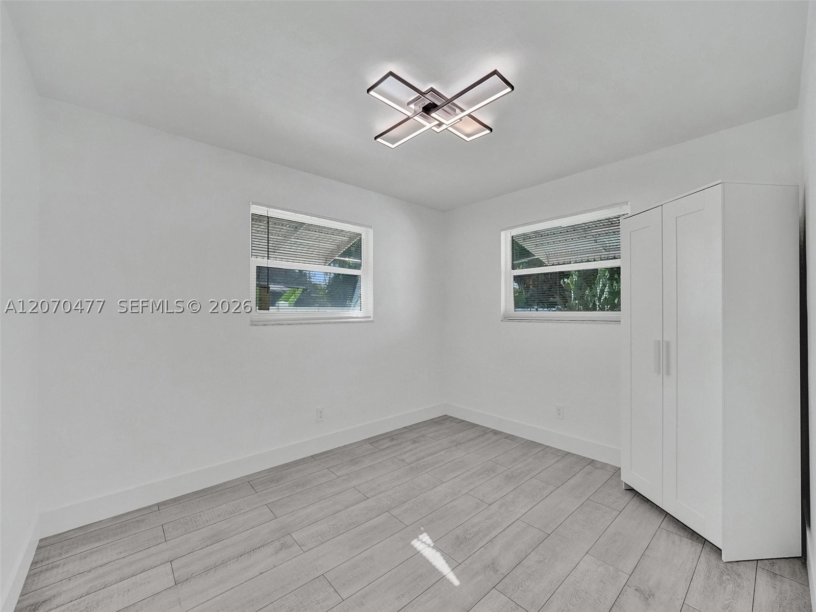 2446 Fillmore St Property Photo 46