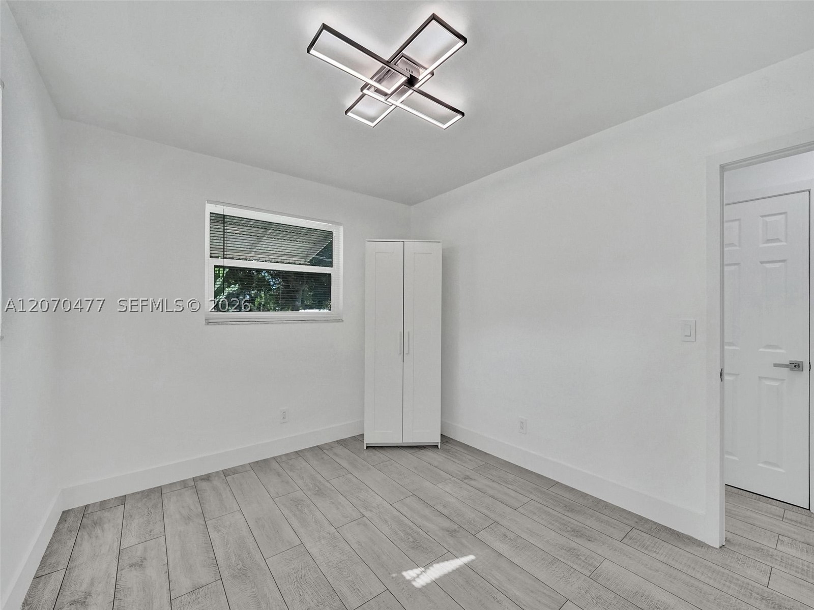 2446 Fillmore St Property Photo 47