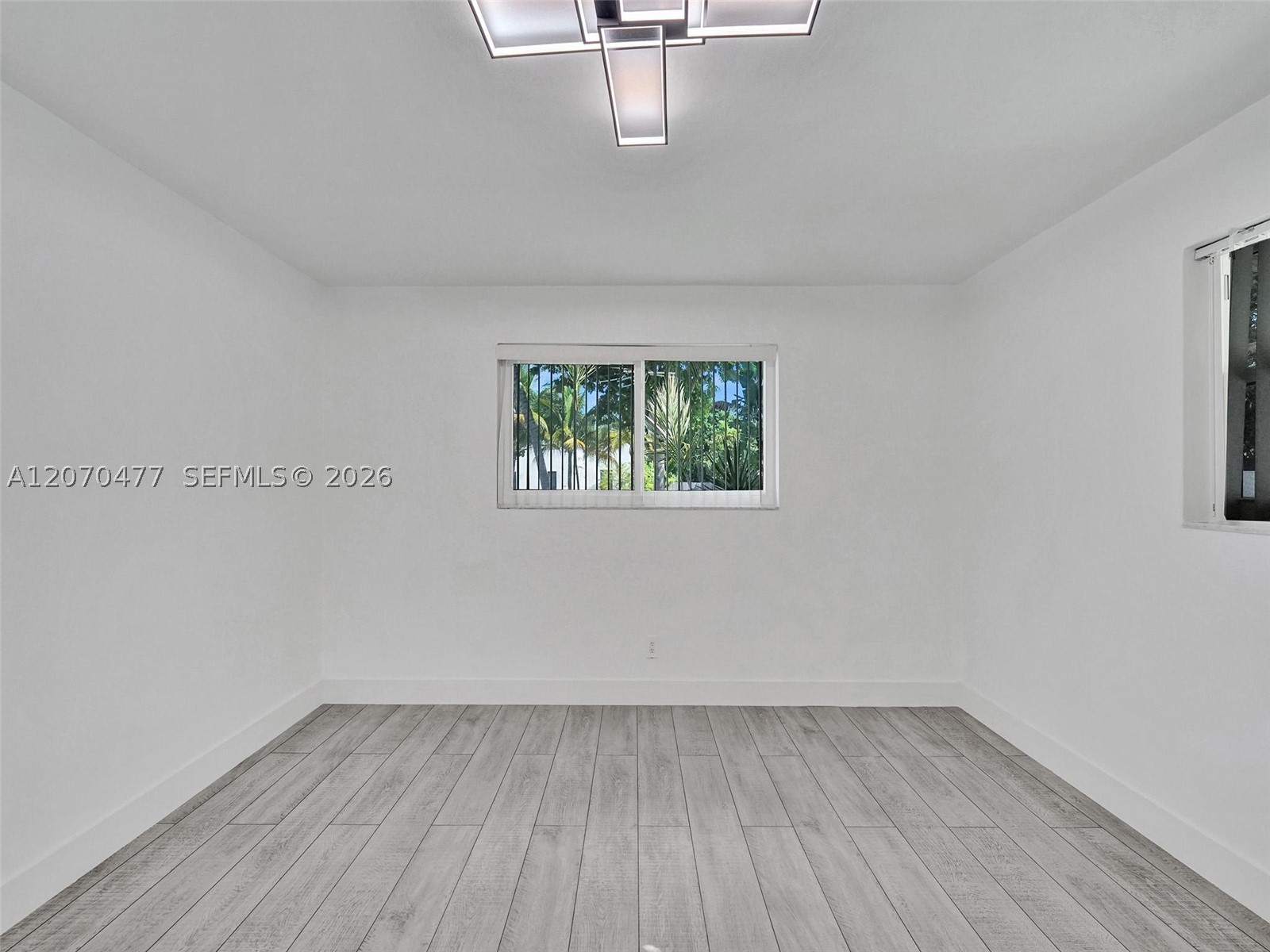 2446 Fillmore St Property Photo 52