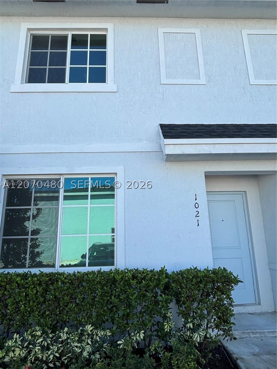 1021 NW 5th St Property Photo 1